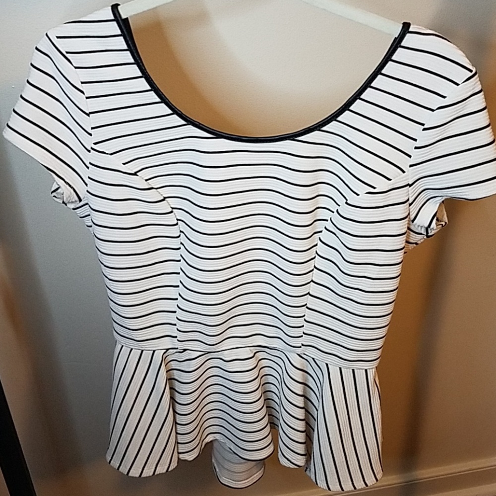 🧚Peplum Black & White Striped Top